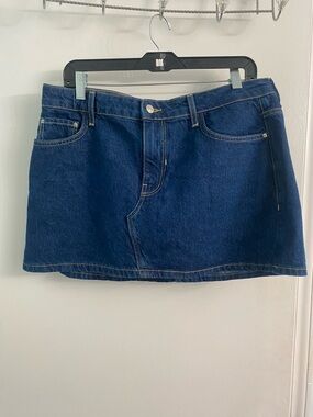Zara Blue Denim Mini Skirt with Contrast Stitching